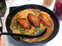 冬荫功汤鸡翅猪扒通粉-华嫂冰室(尖沙咀店)