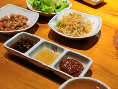 -唯成•韩国炭火烤肉 유성고기