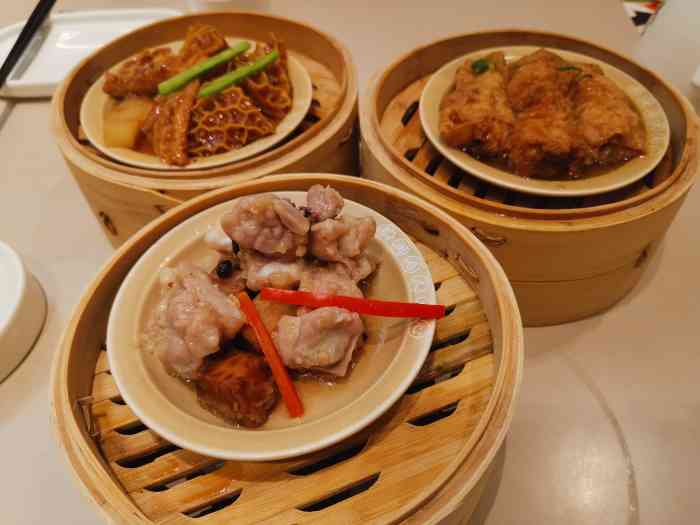 蔡澜港式点心(丽泽天街店)-"客流量大, 人手不够.我们坐在位置上10.