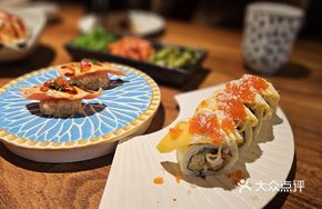 Signature Cheese Mango Roll