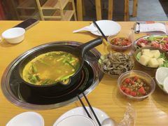 -黔三一夺夺粉酸汤火锅(百信店)