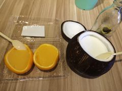-志龙皇冠吃货椰子铺