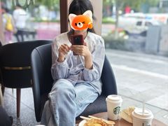 -星巴克臻选(上海虹桥新天地三店)