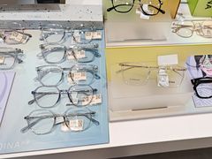 -博士眼镜集团石人工眼镜(虹口万泰店)