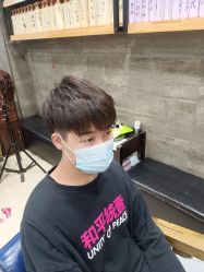 -阿兵荣辉美容理发有限公司