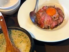 英伦风烧肉盖饭-炼火烤肉店