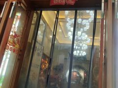 -乡土黄·鲜牛肉火锅·小龙虾(兴业街店)
