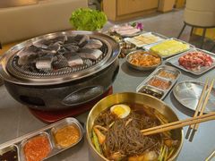 -围炉肉舍•炭烤活鳗•丹东海鲜烤肉(步行街店)