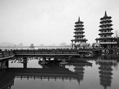 -龙虎塔