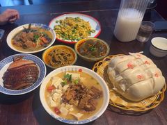 -蓝田九大碗民俗食府(蓝田店)