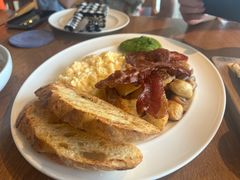 -ROAST coffee & eatery