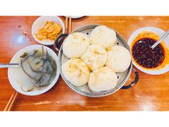 -胡成记口蘑龙眼包子(盐道街店)