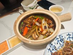 非吃不可的瓦煲牛蛙-芽笼芽笼新加坡餐厅(环球港店)