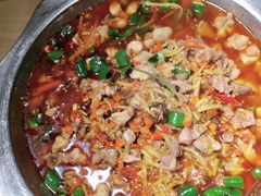 -兔行天下-鸿鹤鲜锅兔(中海国际店)