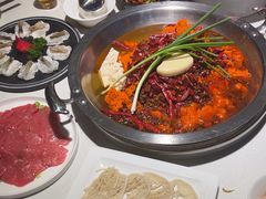 -茅草房·河畔园林火锅