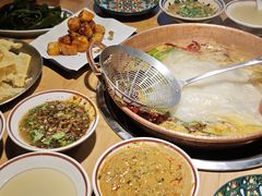 -洱火云南酸菜牛肉火锅(石景山当代商城店)