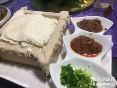 -95号酱骨·一块豆腐(展春园西路店)