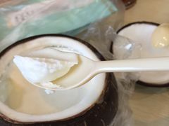 -志龙皇冠吃货椰子铺