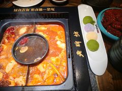 -老牌坊云南鱼豆花火锅(哈西万达店)