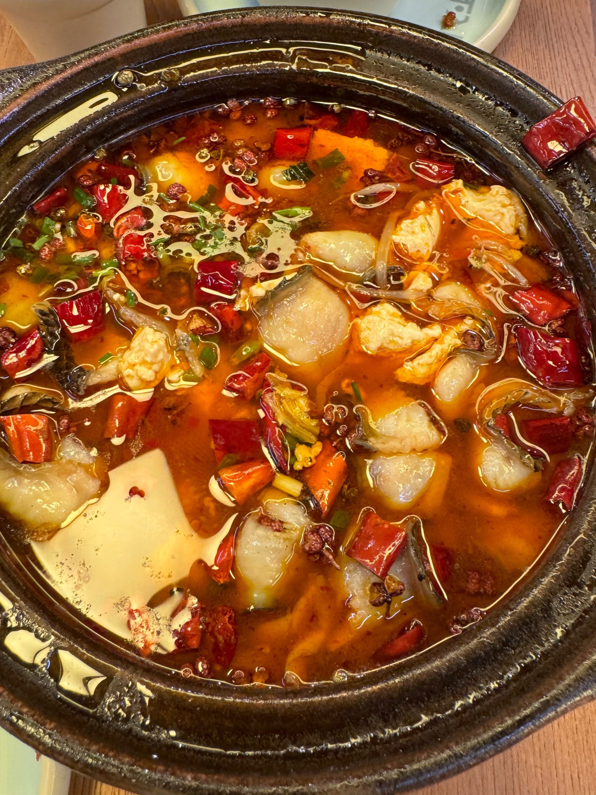 好久没吃川菜了～ 
豆花鱼 很好吃