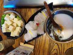 -老牌坊云南鱼豆花火锅(爱建店)