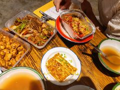 爆炒卤肥肠-蓝精灵饺子店