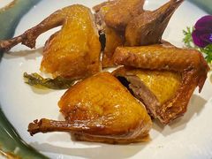 玫瑰乳鸽拼华梅圣女果-红棉中餐厅·广州海航威斯汀酒店