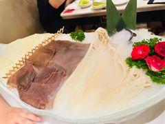 -左庭右院鲜牛肉火锅(金山万达店)
