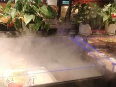 -牛里牛气· 榴莲海鲜鲜牛肉自助火锅·烤肉(横岗店)