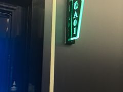 -唯爱KTV聚会餐厅(仙林东城汇店)