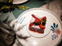 草莓外交官-蜜桃花开·中西融合菜E&W(南长街店)