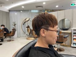 点击看大图 -八佰伴8008星级形象店