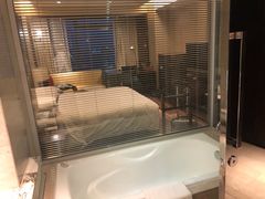 -上海龙之梦万丽酒店