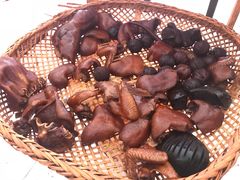 卤猪耳朵、卤猪肝-武冈卤菜