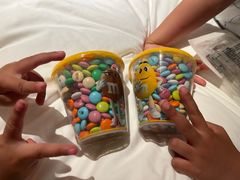 -m豆巧克力世界(上海世茂广场店)