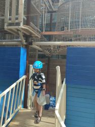 -PIPIKINGDOM皮皮王国欢乐号(欢乐海岸购物中心店)