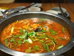 -野山舂·贵州现舂酸汤火锅(鸿通城店)