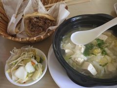 -闫家驴肉老店(华电一校店)