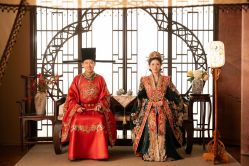 -雪中彩影婚纱摄影·微光艺术中心