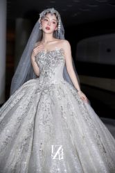 -Renee芮亦婚纱(原丽莎)