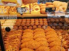 芝士蛋黄脆皮包-爱达乐面包生日蛋糕(华油路店)