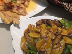 -老码头黑皮肘子锅包肉(赣水路店)