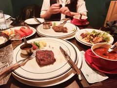-食间牛排(重庆路万达店)