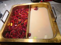 -尚尚仙·酸汤猪手·猪肚鸡火锅(华联万柳购物中心店)