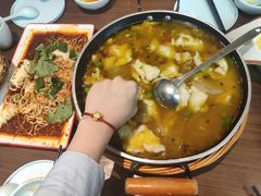 -有红鸡毛店·川菜(建设路店)