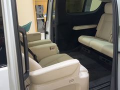 -理想汽车(世纪汇店)