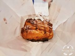 巧克力榛果可颂-dotcom coffee古点咖啡(致真大厦店)