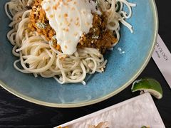 泰式帕能咖喱猪肋排拌面-里面·Noodlology(机电院店)