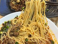 -李与白包子铺(桐梓林店)