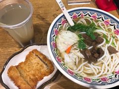 -鑫花溪牛肉米粉(人民广场店)